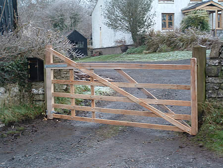 6 bar wooden gate